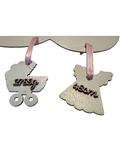 Plaque de naissance personnalisée fille – Nuage bois prénom découpé