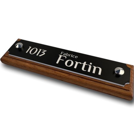 Personalized Black House Sign 186 x 37 mm – White Engraving – Scalloped Edges – Wall or Door Plaque